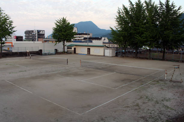 Construction d'un terrain de tennis à Toulon