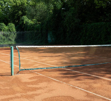Construction d'un terrain de tennis à Toulon