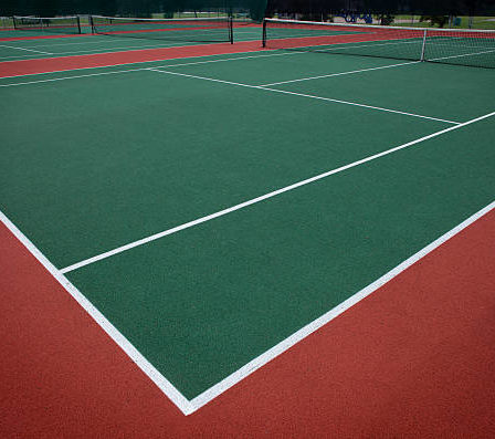 Construction d'un court de tennis à Saint-Tropez