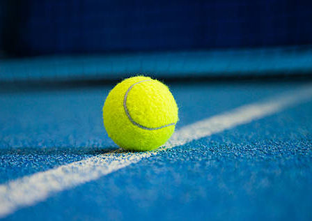 Construction d'un court de tennis à Saint-Tropez