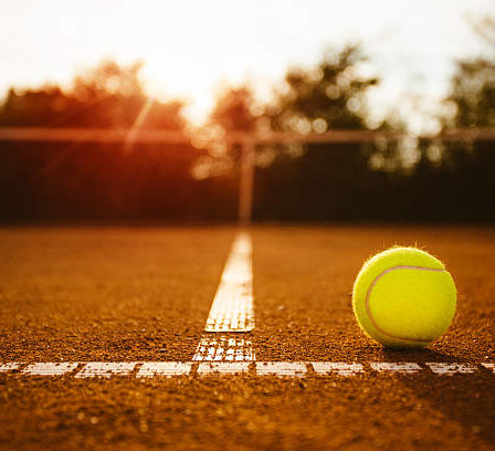 Construction d'un terrain de tennis à Toulon