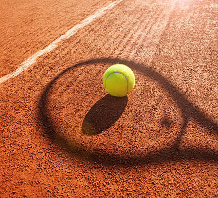 Construction d'un terrain de tennis à Toulon