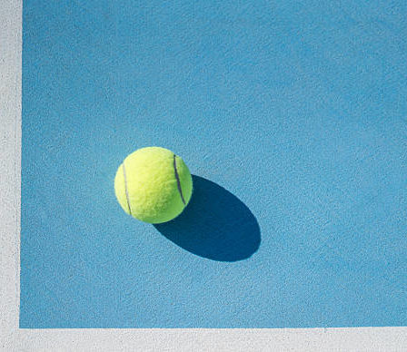 Construction d'un court de tennis à Toulon