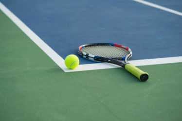 Construction d'un court de tennis à Saint-Raphaël