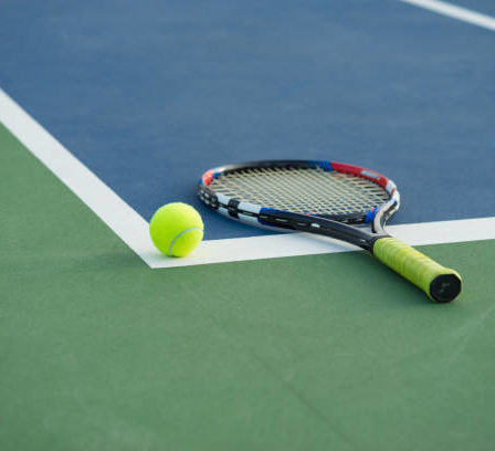Construction d'un court de tennis à Saint-Raphaël