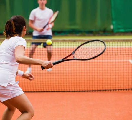 Construction d'un court de tennis à Saint-Raphaël