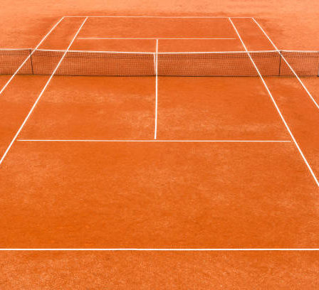 Construction d'un court de tennis à Saint-Raphaël
