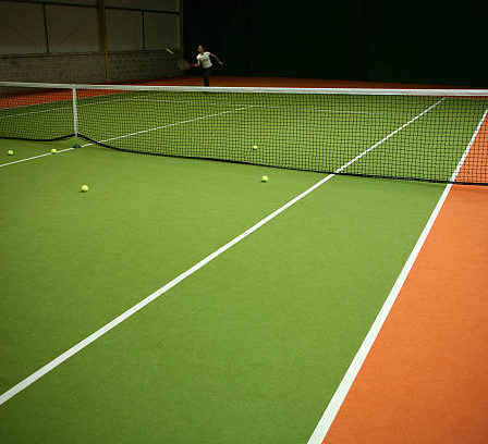 Construction d'un court de tennis à Saint-Tropez