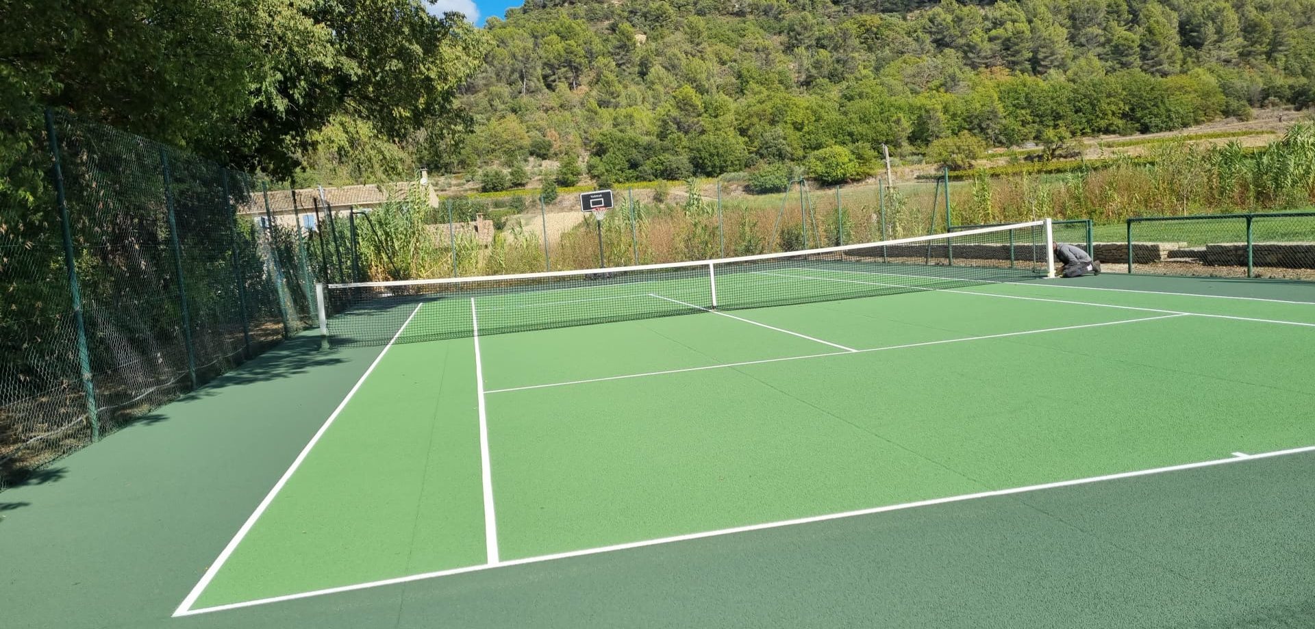 Construction d'un court de tennis