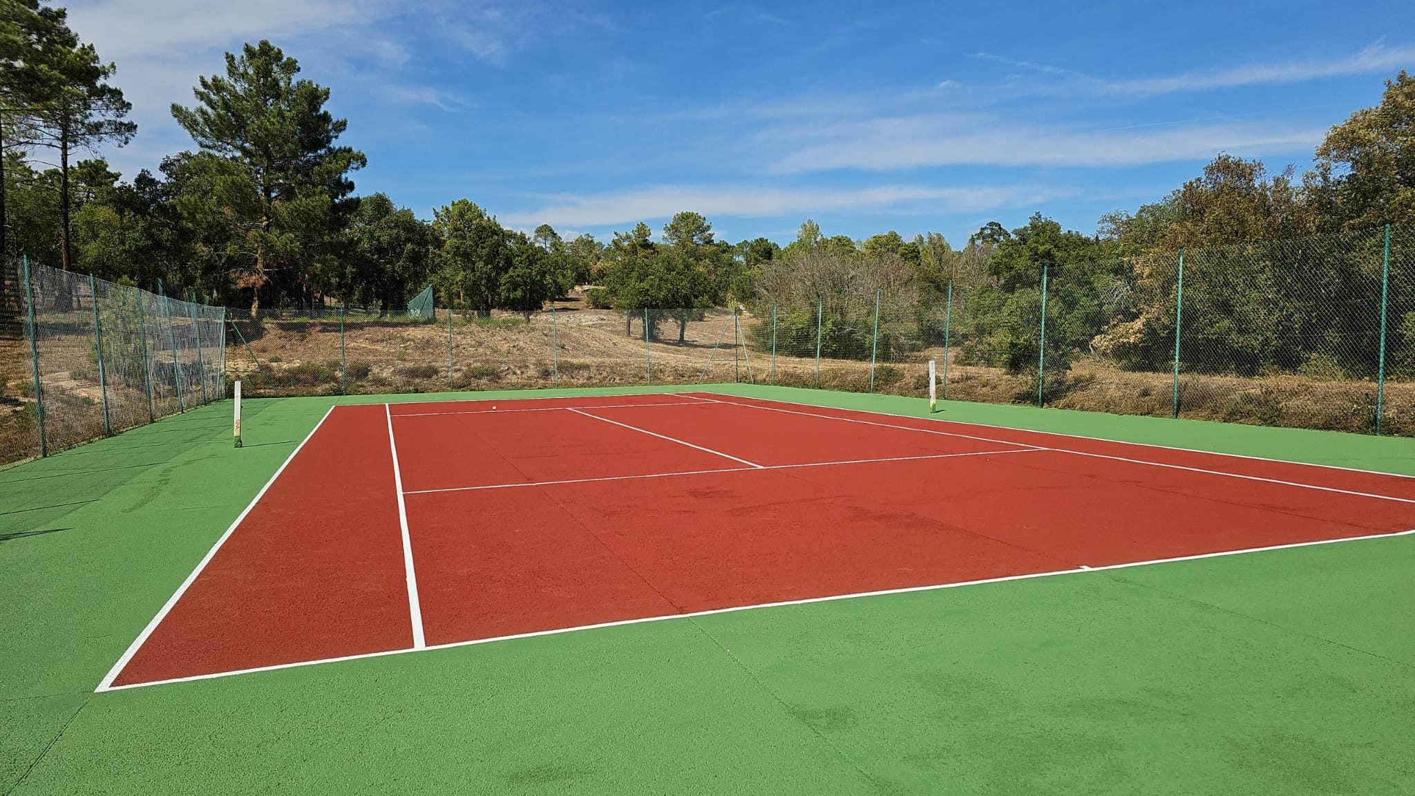 Construction d'un court de tennis