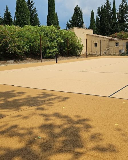Construction d'un court de tennis en béton poreux à Cannes