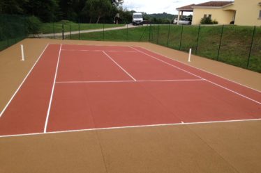 construction terrain de tennis à Saint-Raphaël