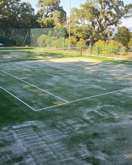 Construction d'un court de tennis à Saint-Raphaë