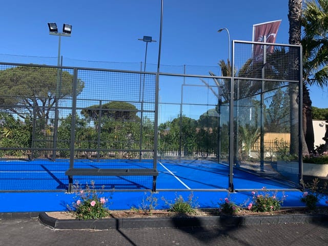 Construction d'un terrain de tennis à Nice