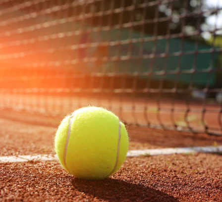 Construction d'un court de tennis à Cannes