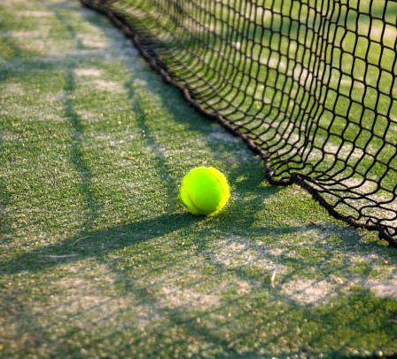 Construction d'un court de tennis à Cannes