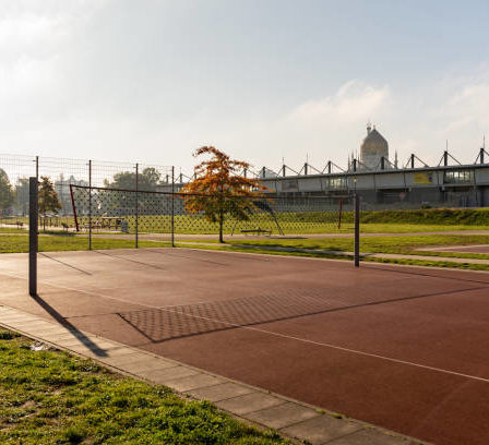 Construction d'un court de tennis à Saint-Raphaël