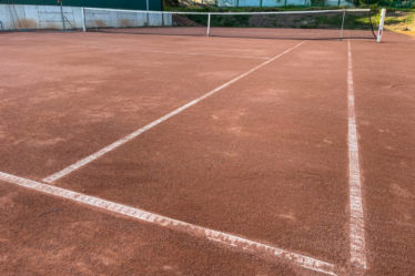 Construction d'un court de tennis à Saint-Raphaël