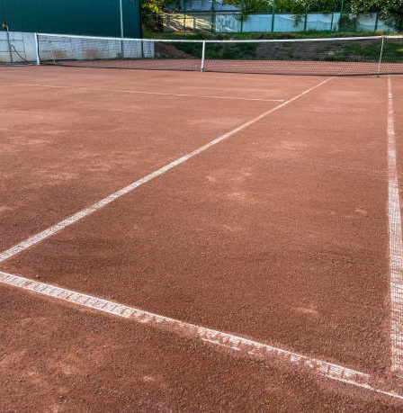 Construction d'un court de tennis à Saint-Raphaël