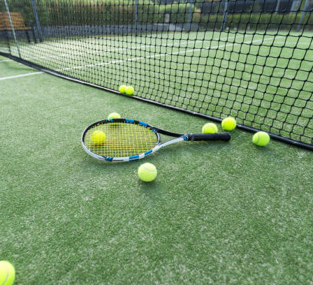 Construction d'un court de tennis à Cannes