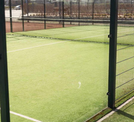 Construction d'un court de tennis à Saint-Raphaël