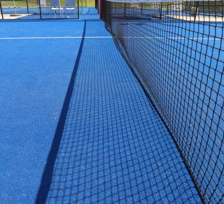 Construction d'un court de tennis à Saint-Raphaël