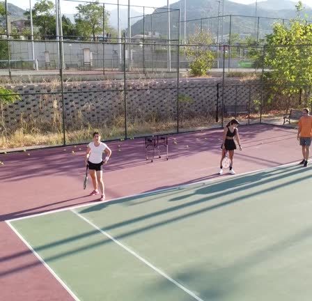 Construction d'un terrain de tennis à Nice