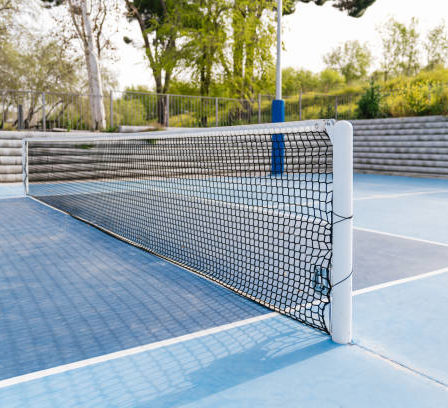 Construction d'un court de tennis à Saint-Raphaël