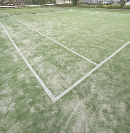 Construction d'un court de tennis à Saint-Raphaël