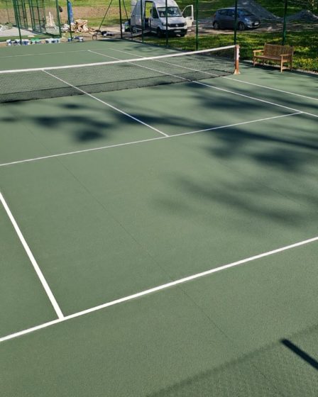 Construction d'un court de tennis en béton poreux à Cannes