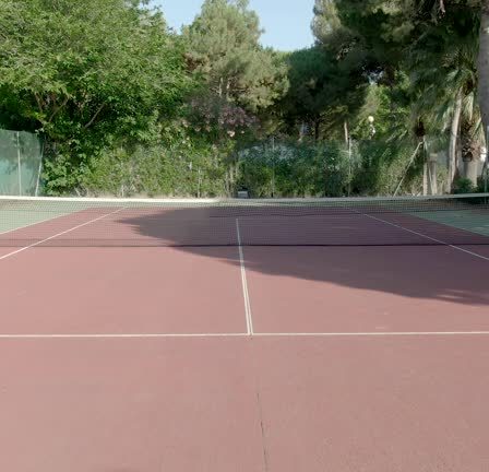 Construction d'un court de tennis à Aix-en-Provence