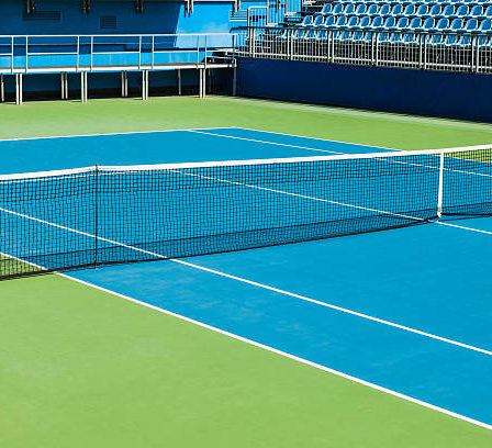 Construction d'un court de tennis à Cannes