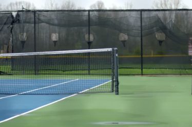 Construction d'un court de tennis à Chartres