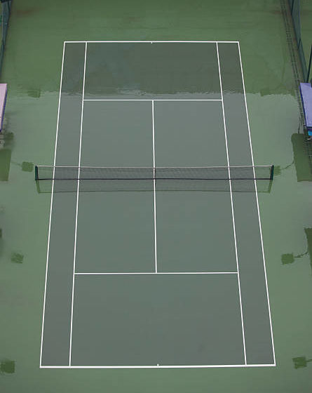 Construction d'un court de tennis en béton poreux à Cannes