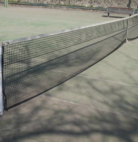 Construction d'un court de tennis en béton poreux à Nice