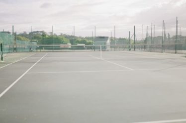 Construction d'un court de tennis à Cannes