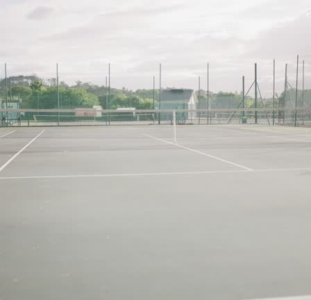 Construction d'un court de tennis à Cannes