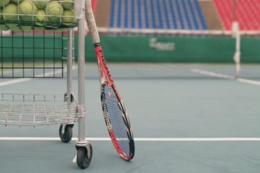 Construction d'un court de tennis à Cannes