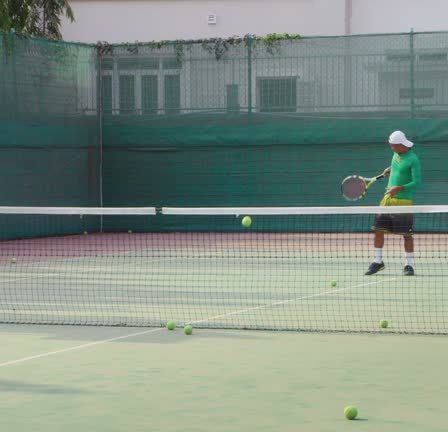 Construction court de tennis Gassin