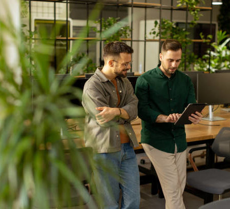 Les modèles économiques en ligne offrent des opportunités variées. Chaque entrepreneur doit choisir celui qui correspond à ses