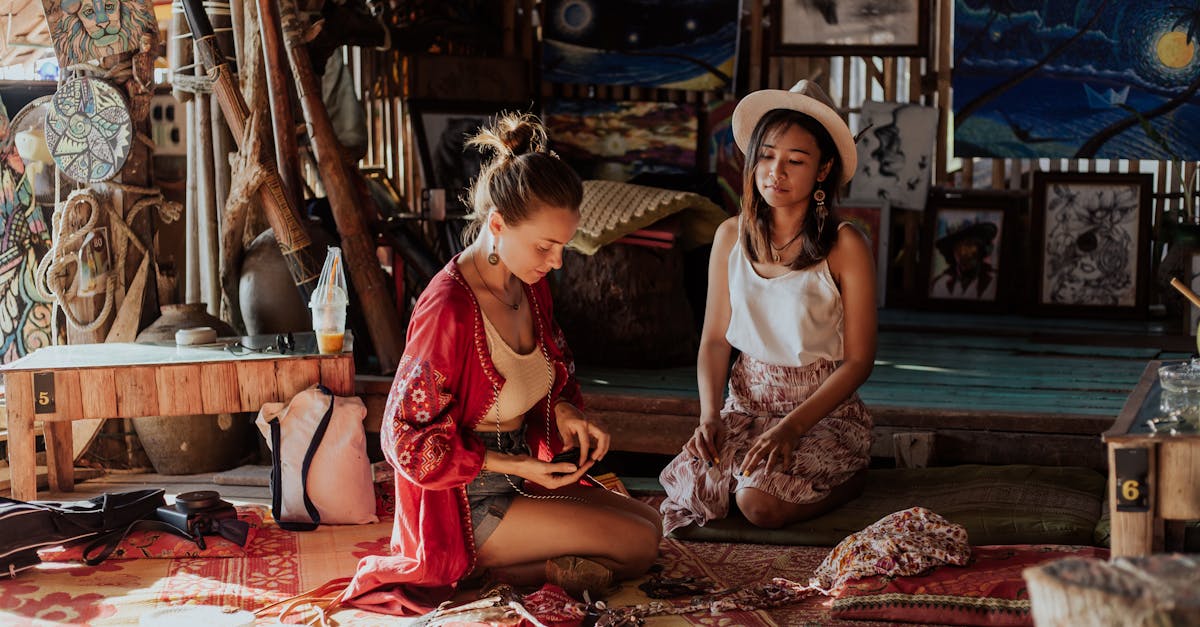 découvrez notre collection d'accessoires faits main, alliant créativité et authenticité. chaque pièce est unique, réalisée avec passion pour sublimer votre style et exprimer votre personnalité. explorez nos designs originaux et apportez une touche artisanale à votre garde-robe.