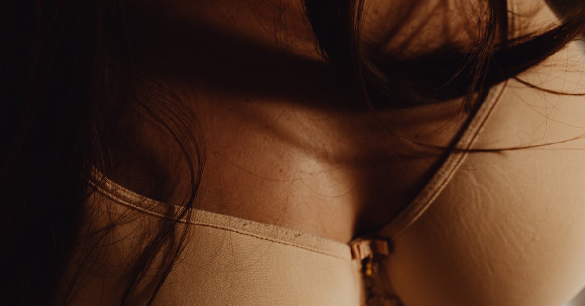 découvrez les dernières tendances en lingerie pour sublimer votre féminité. explorez les styles, les couleurs et les matières qui sont à la mode cette saison, et trouvez la pièce parfaite qui allie confort et élégance.