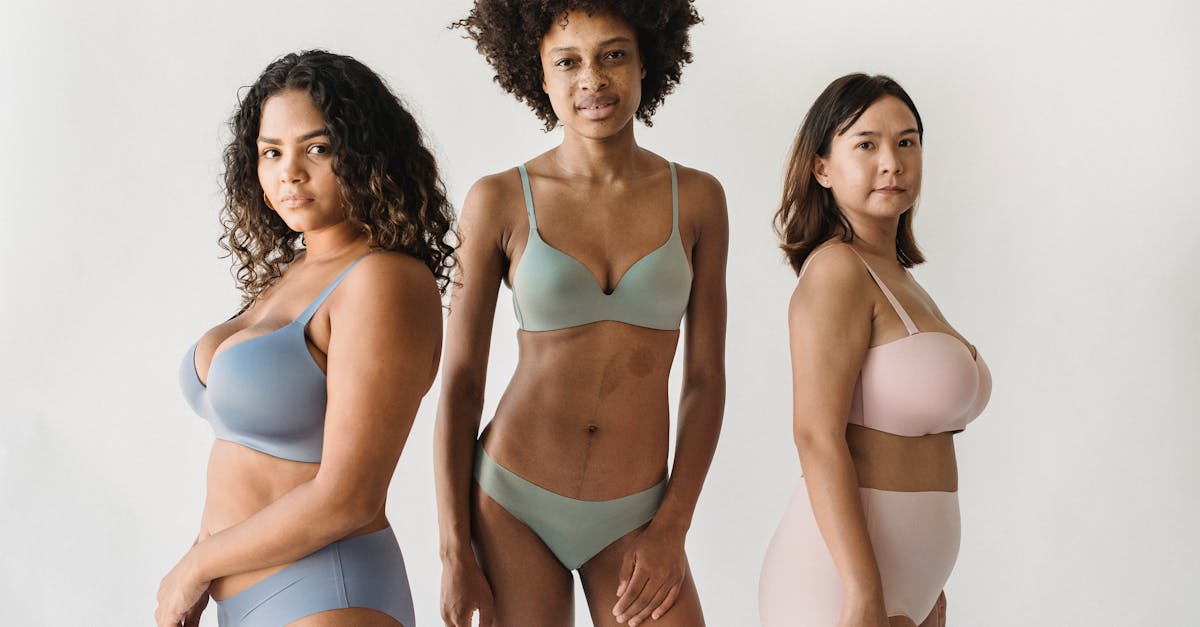 découvrez les dernières tendances en lingerie : styles, couleurs et matières qui subliment votre silhouette et vous offrent confort et élégance. restez à la pointe de la mode avec nos conseils exclusifs.