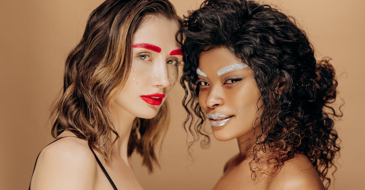 découvrez les dernières tendances en matière de costumes sexy pour pimenter vos soirées et événements. explorez des styles audacieux et séduisants qui mettront en valeur votre charme et votre personnalité. osez la nouveauté et surprenez avec des tenues tendance qui ne manquent pas d'originalité !
