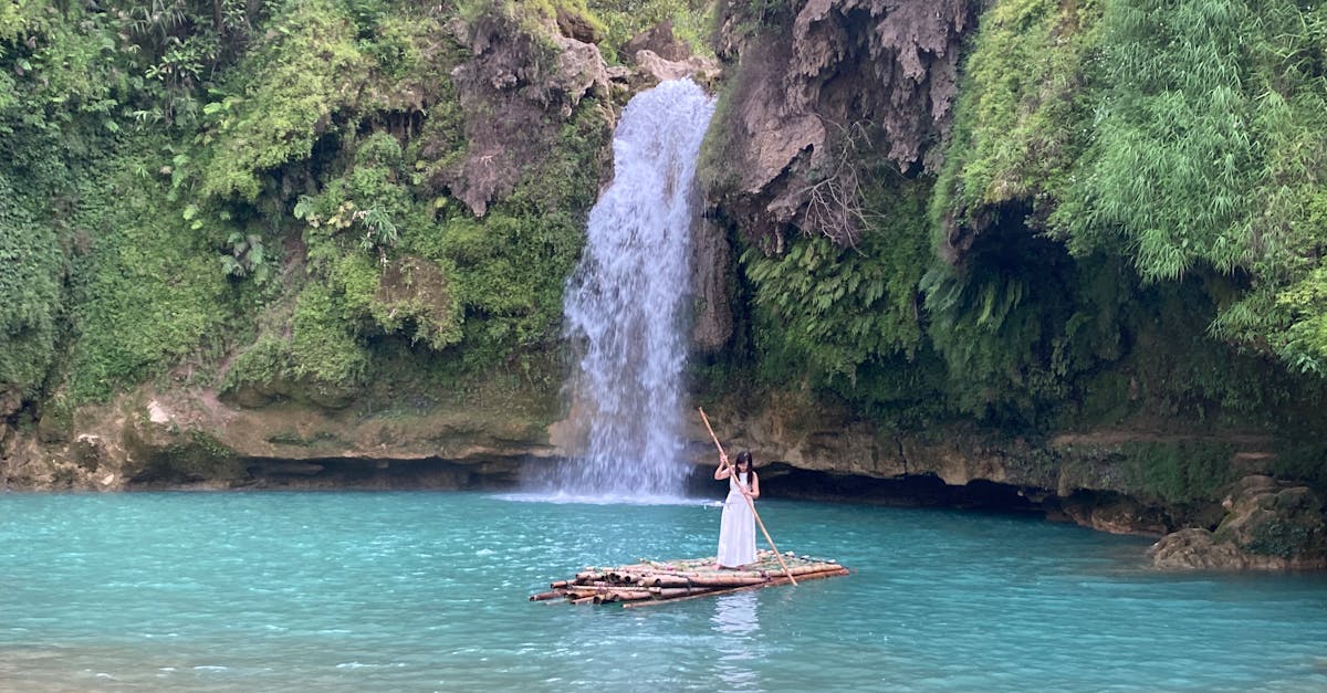découvrez l'élégance intemporelle de notre aqua dress, une robe fluide et estivale qui sublime votre silhouette. conçue pour toutes les occasions, elle vous apporte confort et sophistication. optez pour le style aquatique et démarquez-vous lors de vos événements avec cette pièce incontournable.
