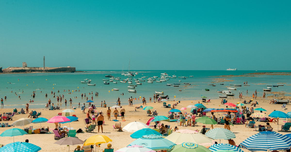 découvrez notre sélection de serviettes de plage tendance et confortables, idéales pour vos journées ensoleillées au bord de l'eau. fabriquées avec des matériaux de qualité, nos serviettes absorbantes sont à la fois pratiques et élégantes. préparez-vous pour l'été avec style!