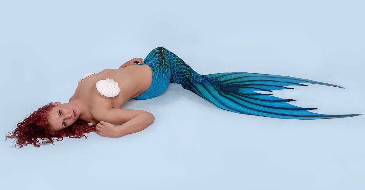 découvrez notre collection envoûtante de costumes de sirène, parfaite pour les fêtes costumées, les événements marins ou les soirées à thème. plongez dans un univers féerique avec des designs scintillants, des tissus fluides et des accessoires enchanteurs qui vous transformeront en créature des océans.