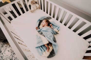 découvrez notre nursery, un espace accueillant dédié aux jeunes enfants où ils peuvent grandir, apprendre et s'épanouir au sein d'un environnement sécurisé et stimulant. inscrivez votre enfant pour une expérience enrichissante dès le plus jeune âge.