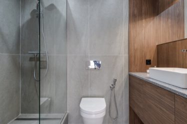 découvrez notre vaste sélection d'accessoires de douche pour sublimer votre expérience de bain. que ce soit des rideaux, des tapis antidérapants, ou des porte-savons, trouvez tout ce qu'il vous faut pour allier confort, style et praticité dans votre salle de bains.