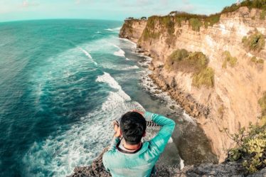 découvrez bali, l’île des dieux en indonésie : plages paradisiaques, rizières verdoyantes, temples authentiques et culture balinaise fascinante pour un voyage inoubliable.